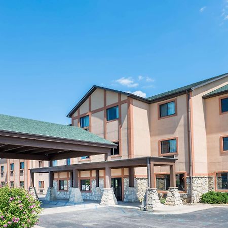 Super 8 By Wyndham Columbia East Hotell Exteriör bild