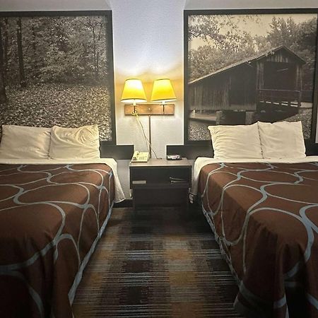 Super 8 By Wyndham Columbia East Hotell Exteriör bild