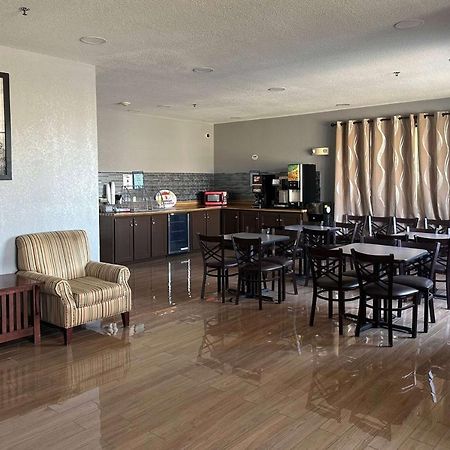 Super 8 By Wyndham Columbia East Hotell Exteriör bild