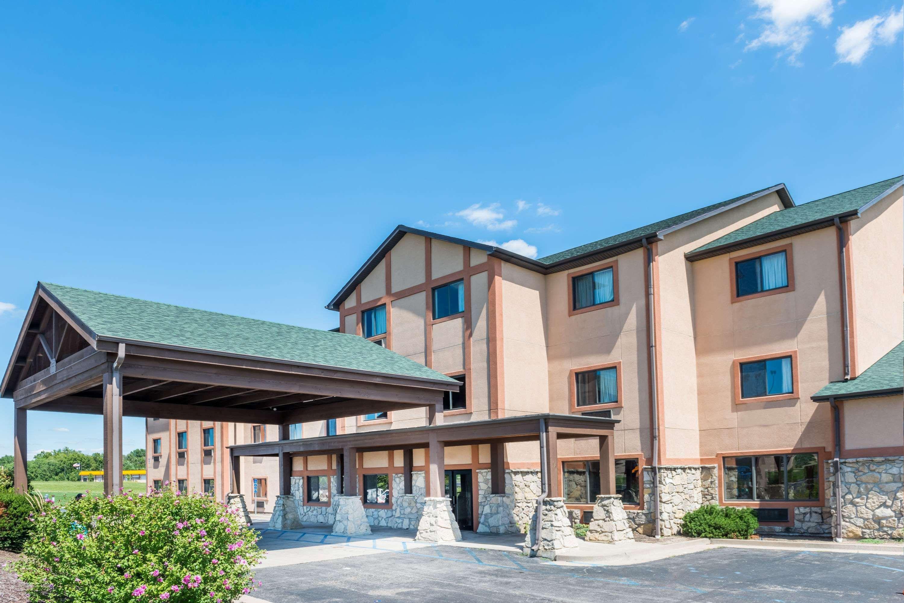 Super 8 By Wyndham Columbia East Hotell Exteriör bild