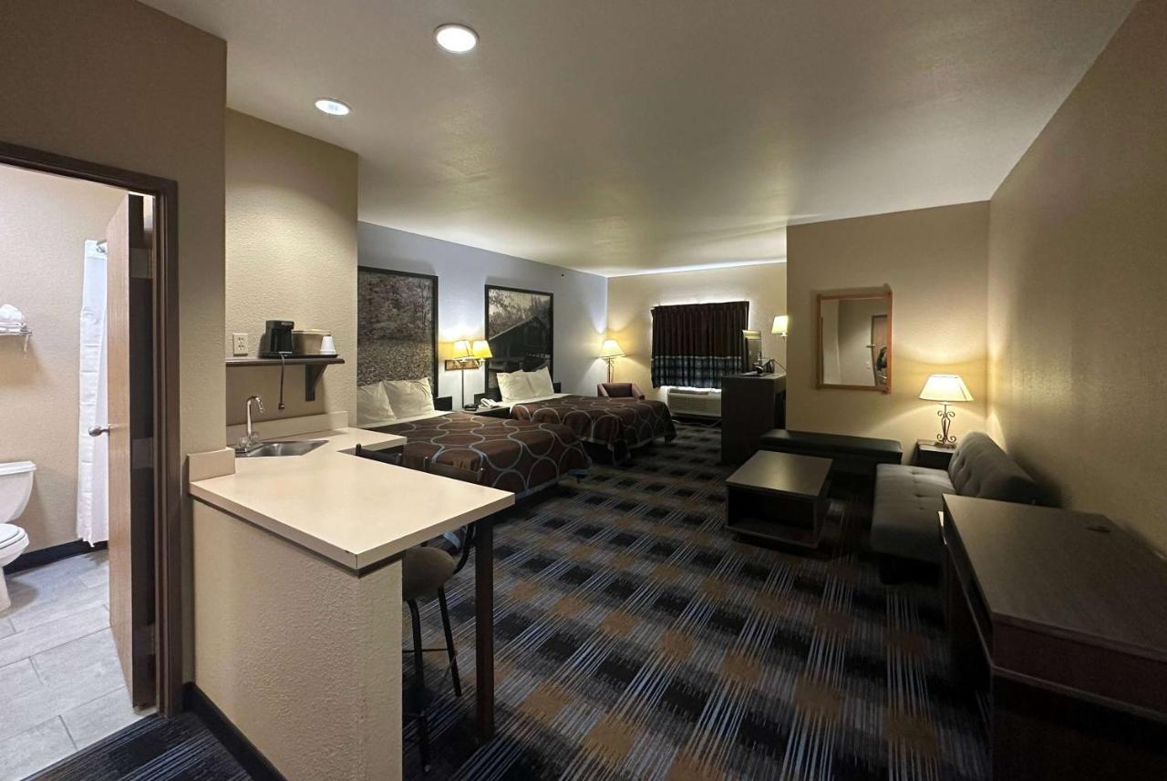 Super 8 By Wyndham Columbia East Hotell Exteriör bild